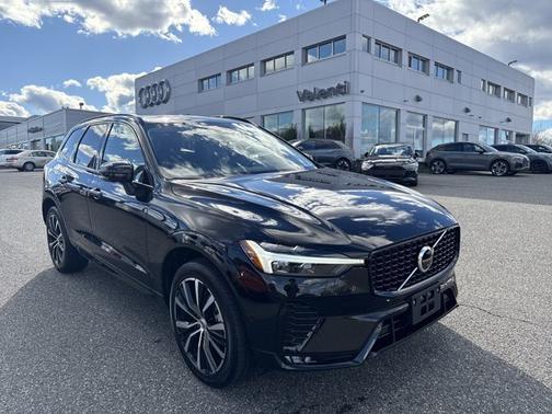 2025 Volvo XC60 Plus