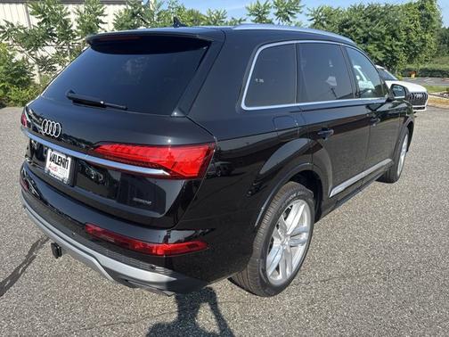 2025 Audi Q7 Premium Plus
