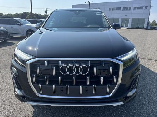 2025 Audi Q7 Premium Plus