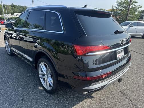 2025 Audi Q7 Premium Plus