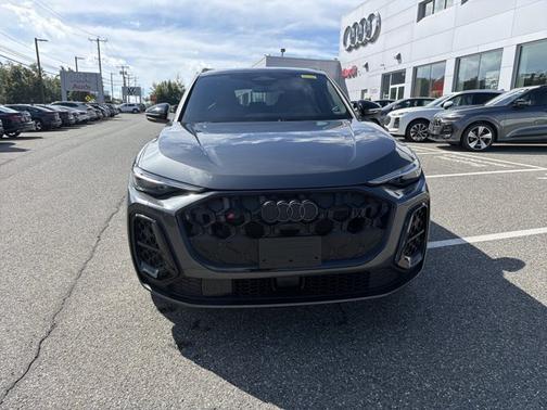 DAYTONA GRAY 2025 Audi SQ5 Premium Plus