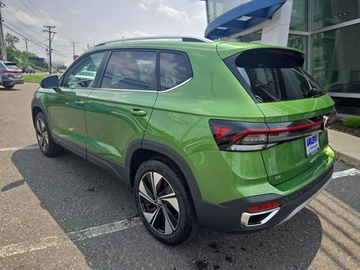 2025 Volkswagen Taos SE