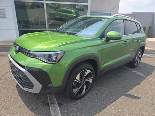2025 Volkswagen Taos SE