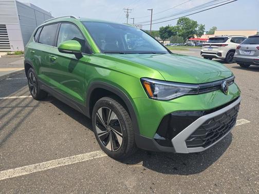 2025 Volkswagen Taos SE