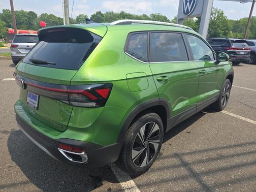2025 Volkswagen Taos SE