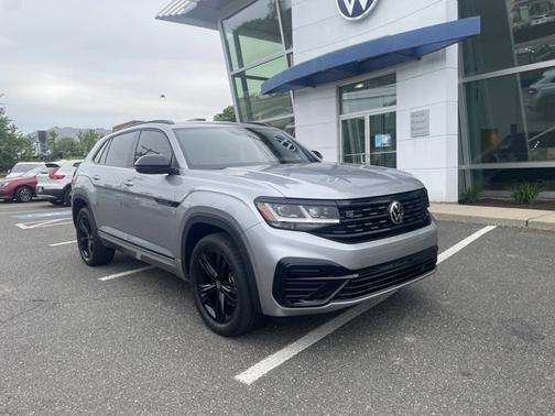 Pyrite Silver Metallic 2022 Volkswagen Atlas Cross Sport 2.0T SEL R-Line Black