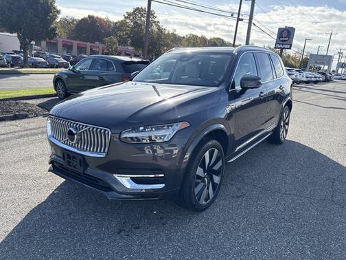2024 Volvo XC90 Recharge Plug-In Hybrid Plus Bright Theme