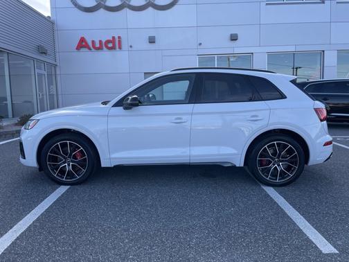 Photo 4 of 32 of 2021 Audi SQ5 Premium Plus