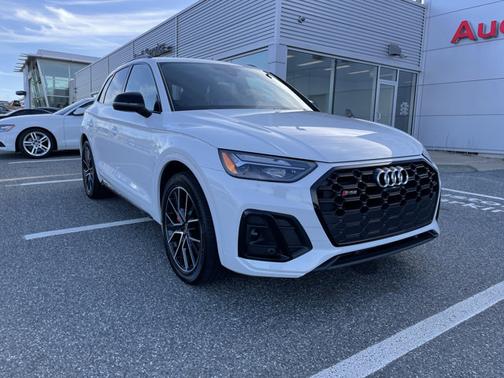 Photo 1 of 32 of 2021 Audi SQ5 Premium Plus