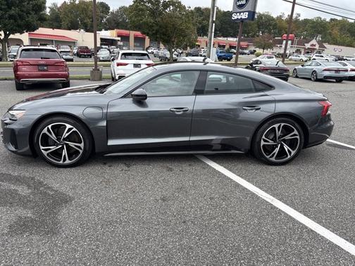 2023 Audi e-tron GT Premium Plus