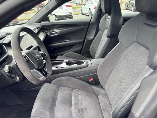 2023 Audi e-tron GT Premium Plus