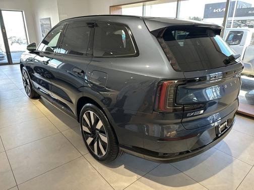 2025 Volvo EX90 Ultra