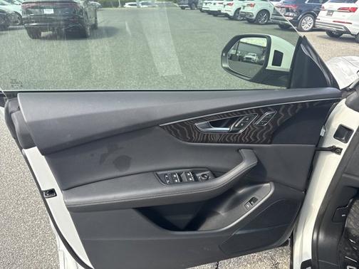 2023 Audi Q8 Prestige