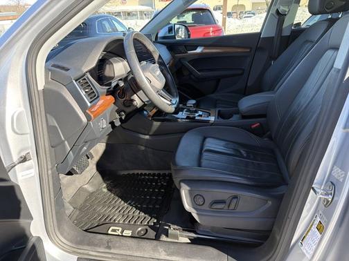 2023 Audi Q5 Premium Plus