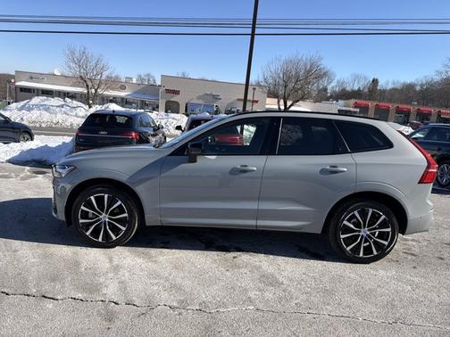 2025 Volvo XC60 Plus