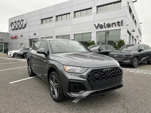2024 Audi Q5 S line Premium Plus