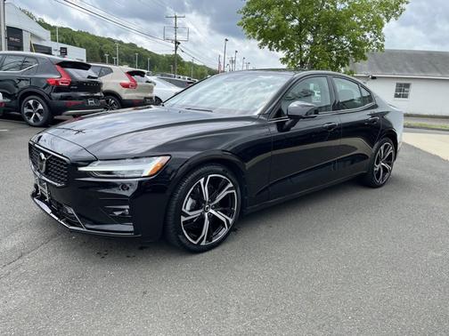 2025 Volvo S60 Plus