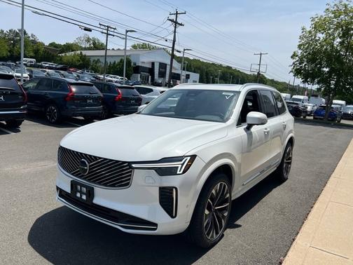 2025 Volvo XC90 Plus