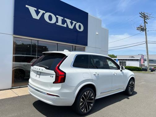 2025 Volvo XC90 Plus