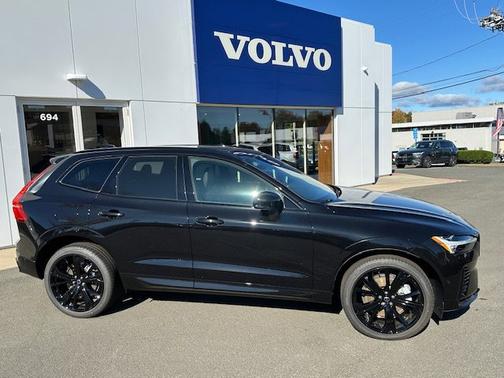 2025 Volvo XC60 Plug-In Hybrid Ultra Black Edition