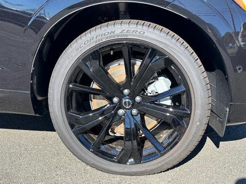 2025 Volvo XC60 Plug-In Hybrid Ultra Black Edition