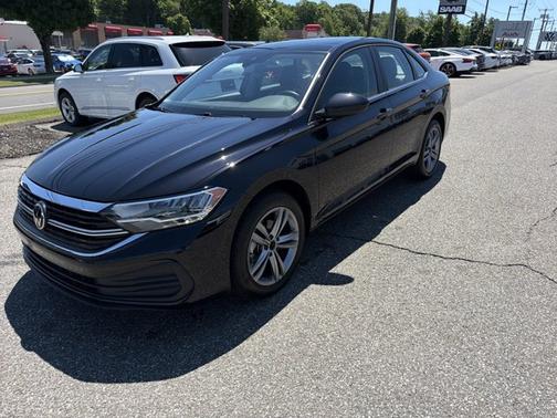 Black 2024 Volkswagen Jetta SE