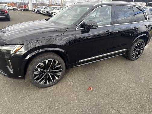2025 Volvo XC90 Plus