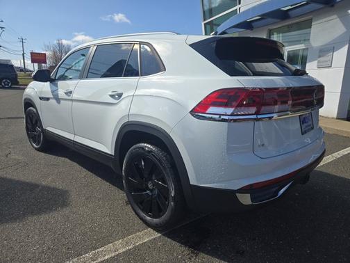 2025 Volkswagen Atlas Cross Sport 2.0T SE w/Technology