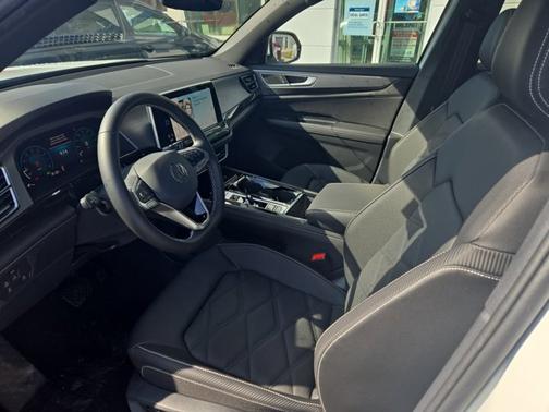 2025 Volkswagen Atlas Cross Sport 2.0T SE w/Technology