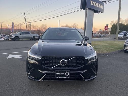 2025 Volvo XC60 Plus