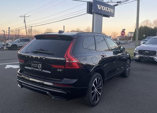 2025 Volvo XC60 Plus