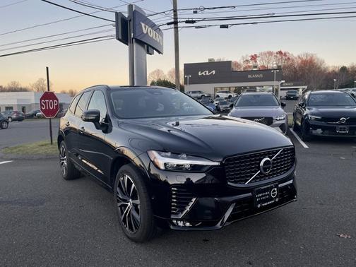 2025 Volvo XC60 Plus