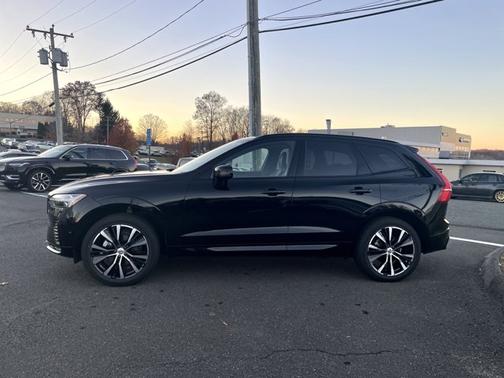 2025 Volvo XC60 Plus