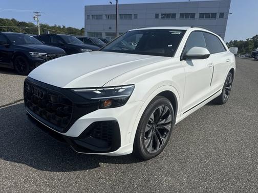 2025 Audi Q8 Premium Plus
