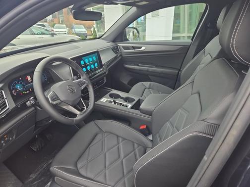 2025 Volkswagen Atlas Cross Sport 2.0T SE