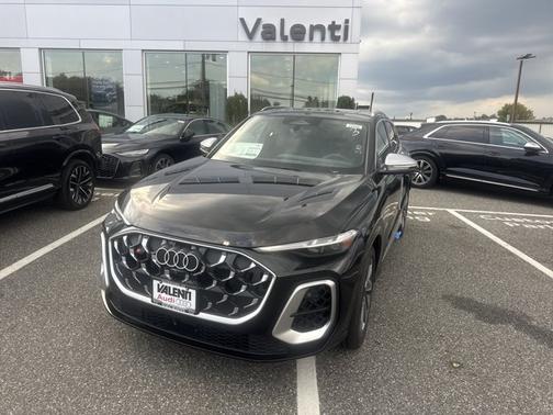 Mythos Black Metallic 2026 Audi SQ5 Prestige