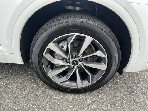 2023 Audi Q5 S line Premium