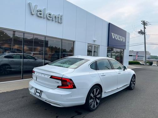 2025 Volvo S90 Plug-In Hybrid Ultra