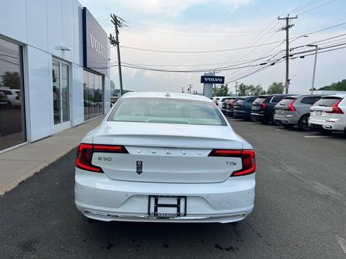 2025 Volvo S90 Plug-In Hybrid Ultra