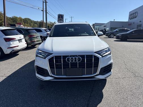 2022 Audi Q7 Premium