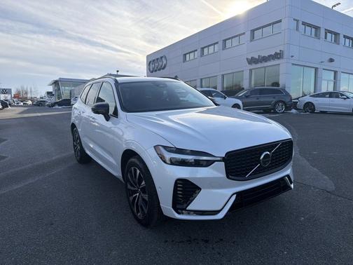 2025 Volvo XC60 Plus