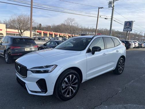 2025 Volvo XC60 Plus
