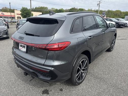 Daytona Gray Metallic 2026 Audi Q5 Premium Plus
