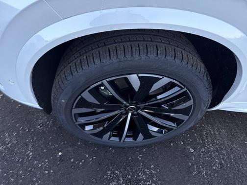 2026 Volvo XC90 Plus