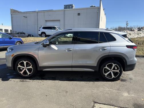 Pyrite Silver Metallic 2026 Volkswagen Tiguan SE
