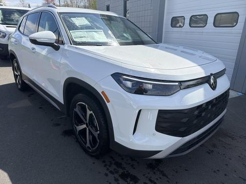 Pure White 2026 Volkswagen Tiguan SE