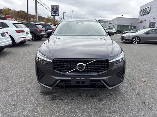 2025 Volvo XC60 Plus