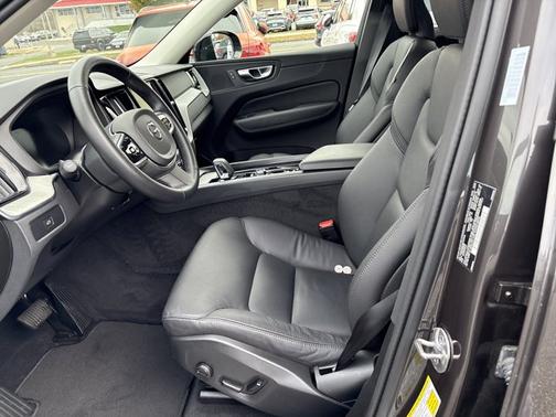 2025 Volvo XC60 Plus