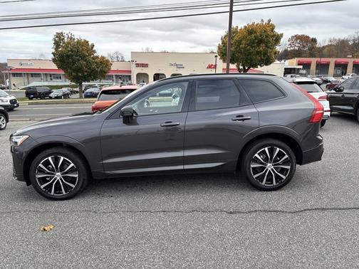 2025 Volvo XC60 Plus