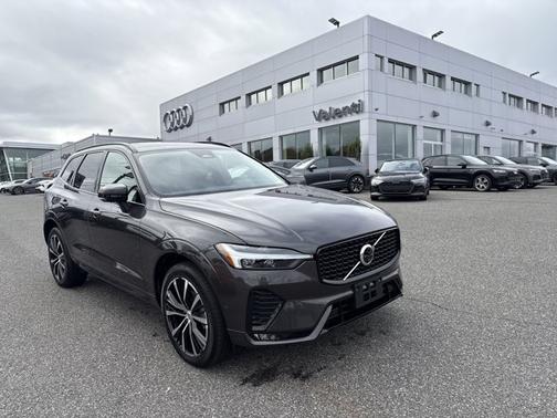 2025 Volvo XC60 Plus
